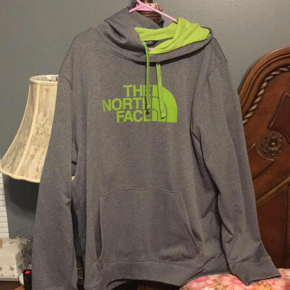 Men’s north face hoodie